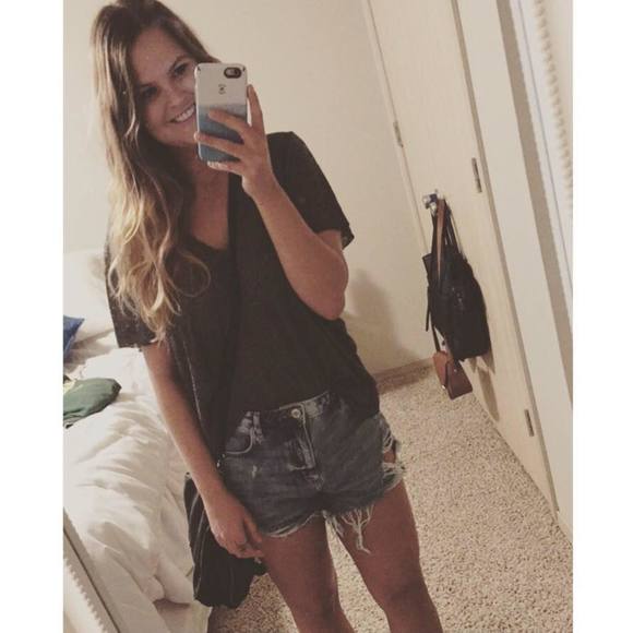 Meet your Posher, Caley - Picture 1 of 1